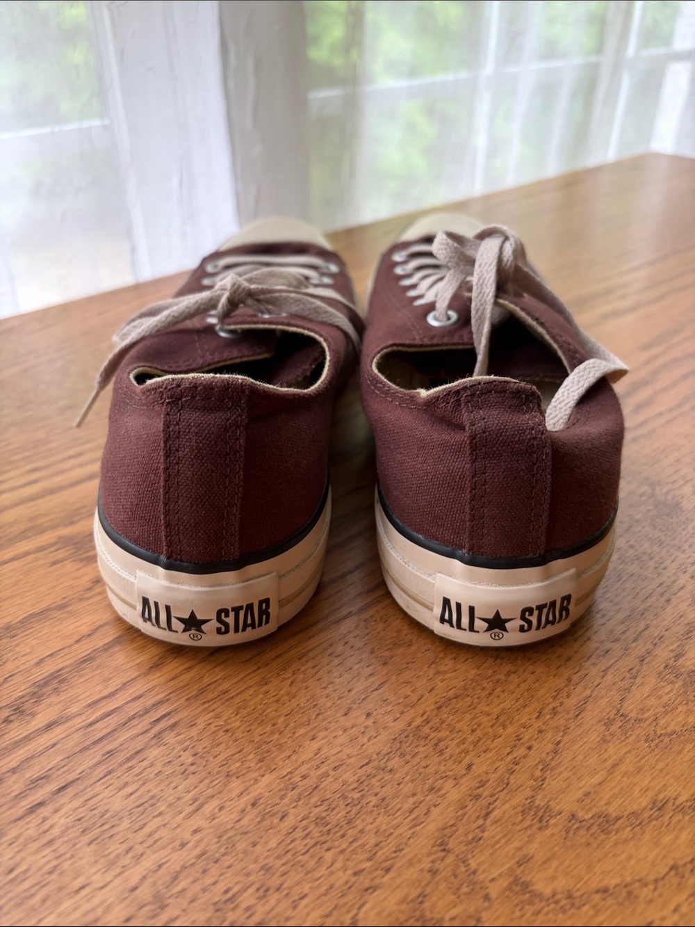 Converse Low-Top Canvas Sneakers in chocolate brown. Size 9 women’s. - Picture 2 of 6